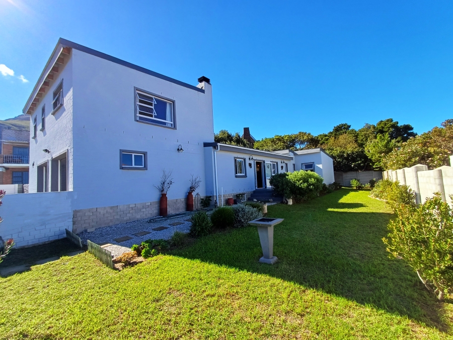 3 Bedroom Property for Sale in Palmiet Western Cape